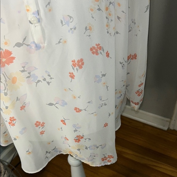 LC Lauren Conrad White Flutter Sleeve Blouse - Picture 5 of 9